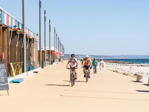 Front Beach Costa Caparica Lisbon Costa da Caparica Exterior photo
